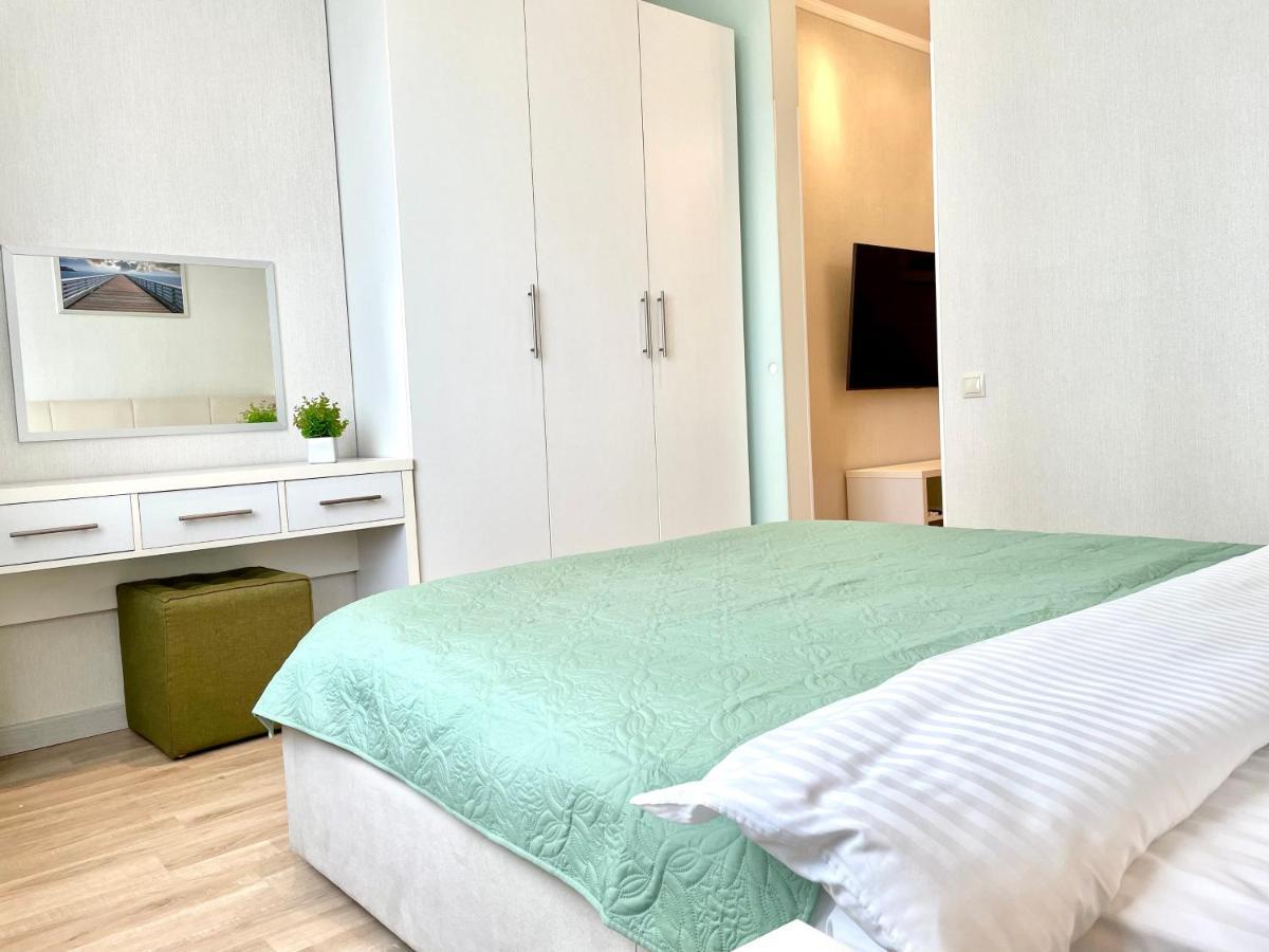 Navit Luxury Apartments With Breakfast Near The Railway Station, The City Center And The Park キエフ エクステリア 写真
