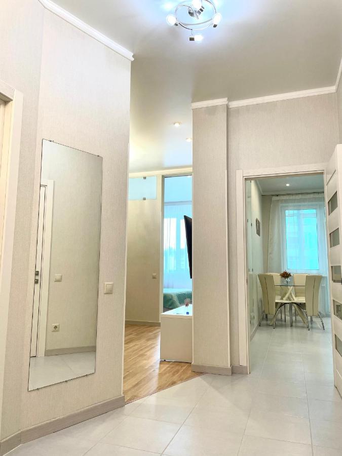 Navit Luxury Apartments With Breakfast Near The Railway Station, The City Center And The Park キエフ エクステリア 写真