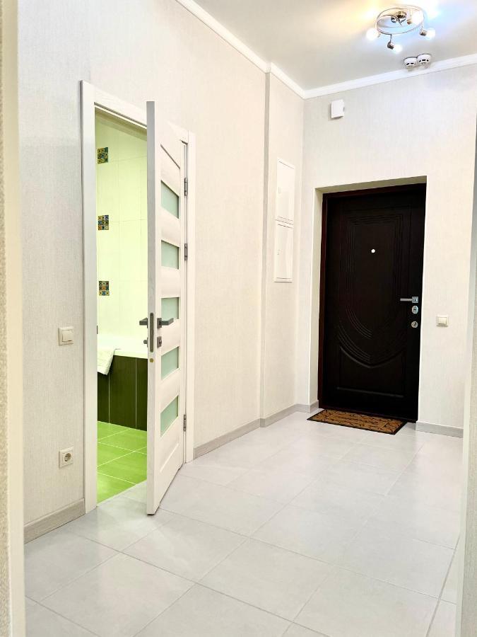 Navit Luxury Apartments With Breakfast Near The Railway Station, The City Center And The Park キエフ エクステリア 写真
