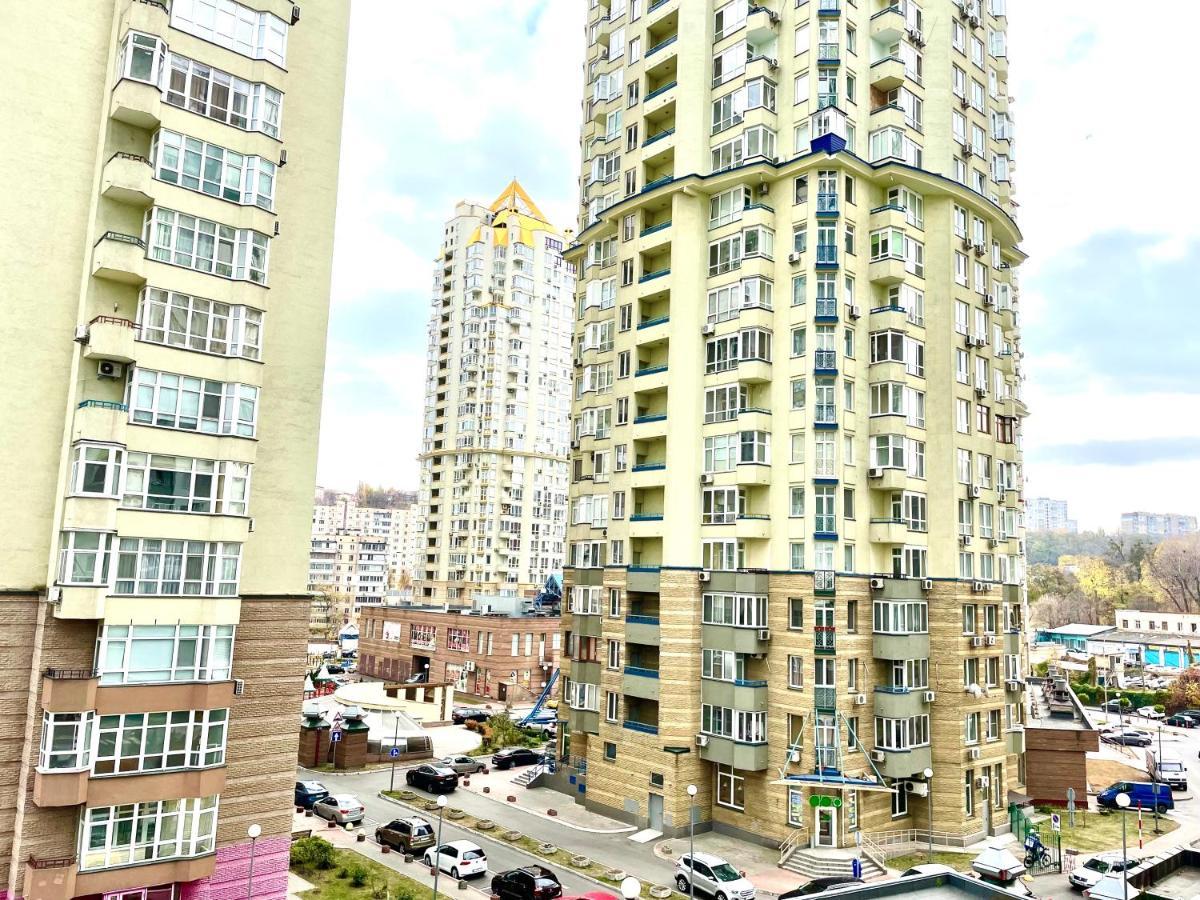 Navit Luxury Apartments With Breakfast Near The Railway Station, The City Center And The Park キエフ エクステリア 写真