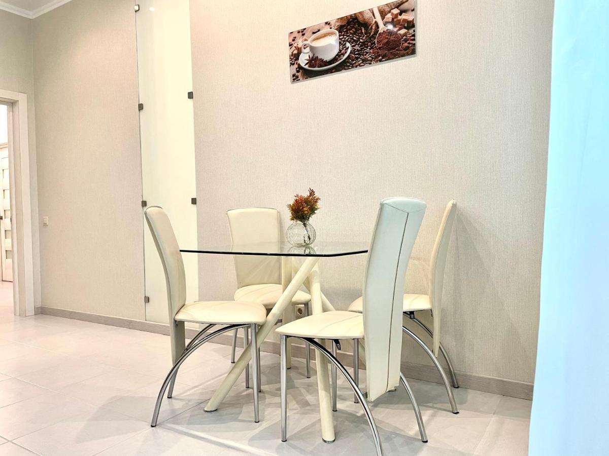 Navit Luxury Apartments With Breakfast Near The Railway Station, The City Center And The Park キエフ エクステリア 写真