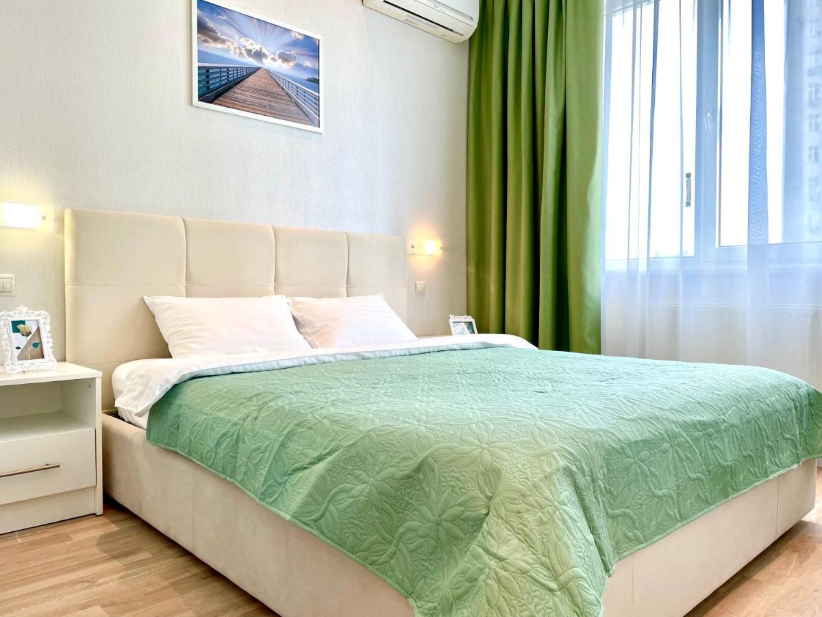 Navit Luxury Apartments With Breakfast Near The Railway Station, The City Center And The Park キエフ エクステリア 写真